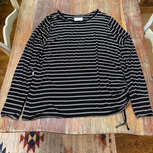 Evy’s Tree Women's Tee 2X Black and White Striped Ruching